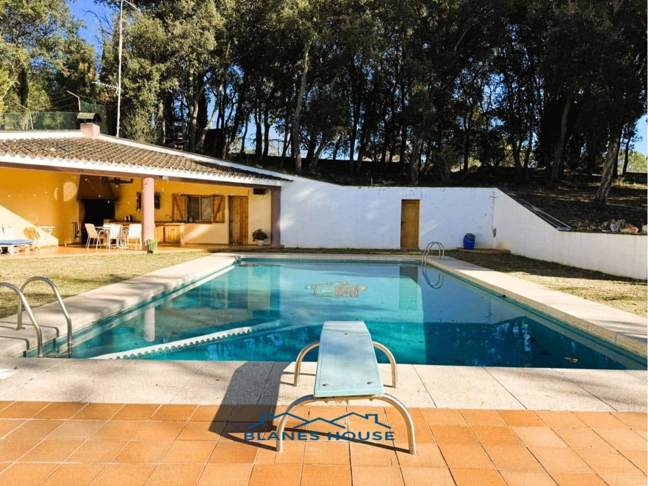9 soveværelse Finca/Landehus til salg i Sant Feliu de Buixalleu med swimmingpool garage - € 1.250.000 (Ref: 8757232)
