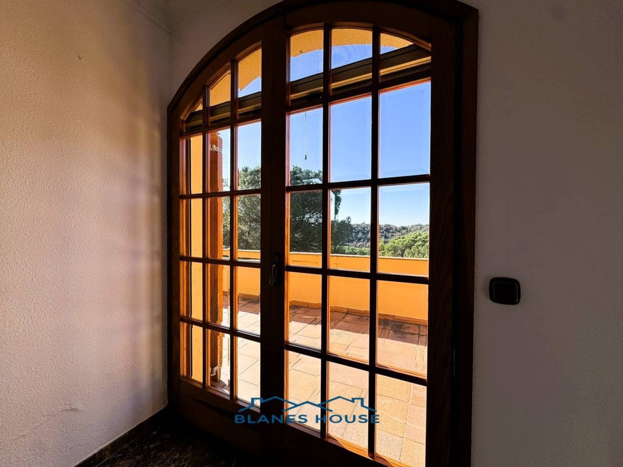 9 soveværelse Finca/Landehus til salg i Sant Feliu de Buixalleu med swimmingpool garage - € 1.250.000 (Ref: 8757232)