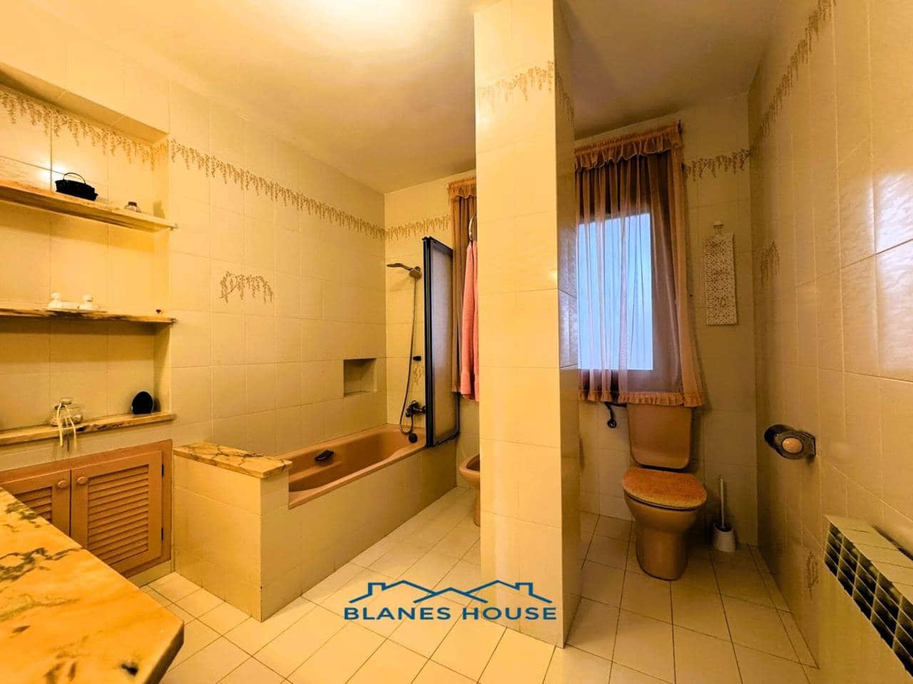 9 soveværelse Finca/Landehus til salg i Sant Feliu de Buixalleu med swimmingpool garage - € 1.250.000 (Ref: 8757232)