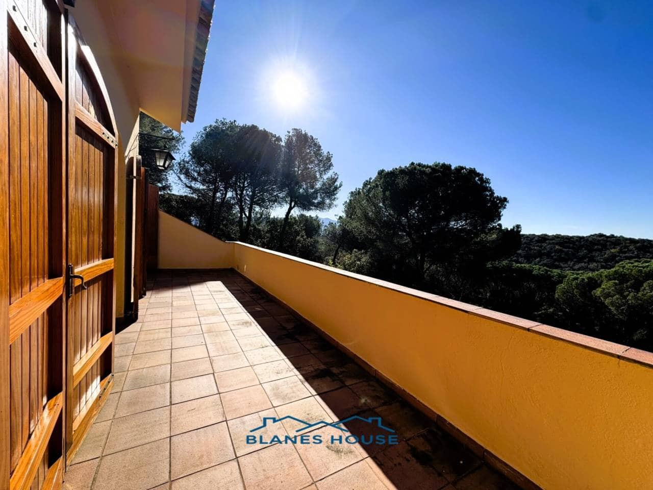 9 soveværelse Finca/Landehus til salg i Sant Feliu de Buixalleu med swimmingpool garage - € 1.250.000 (Ref: 8757232)