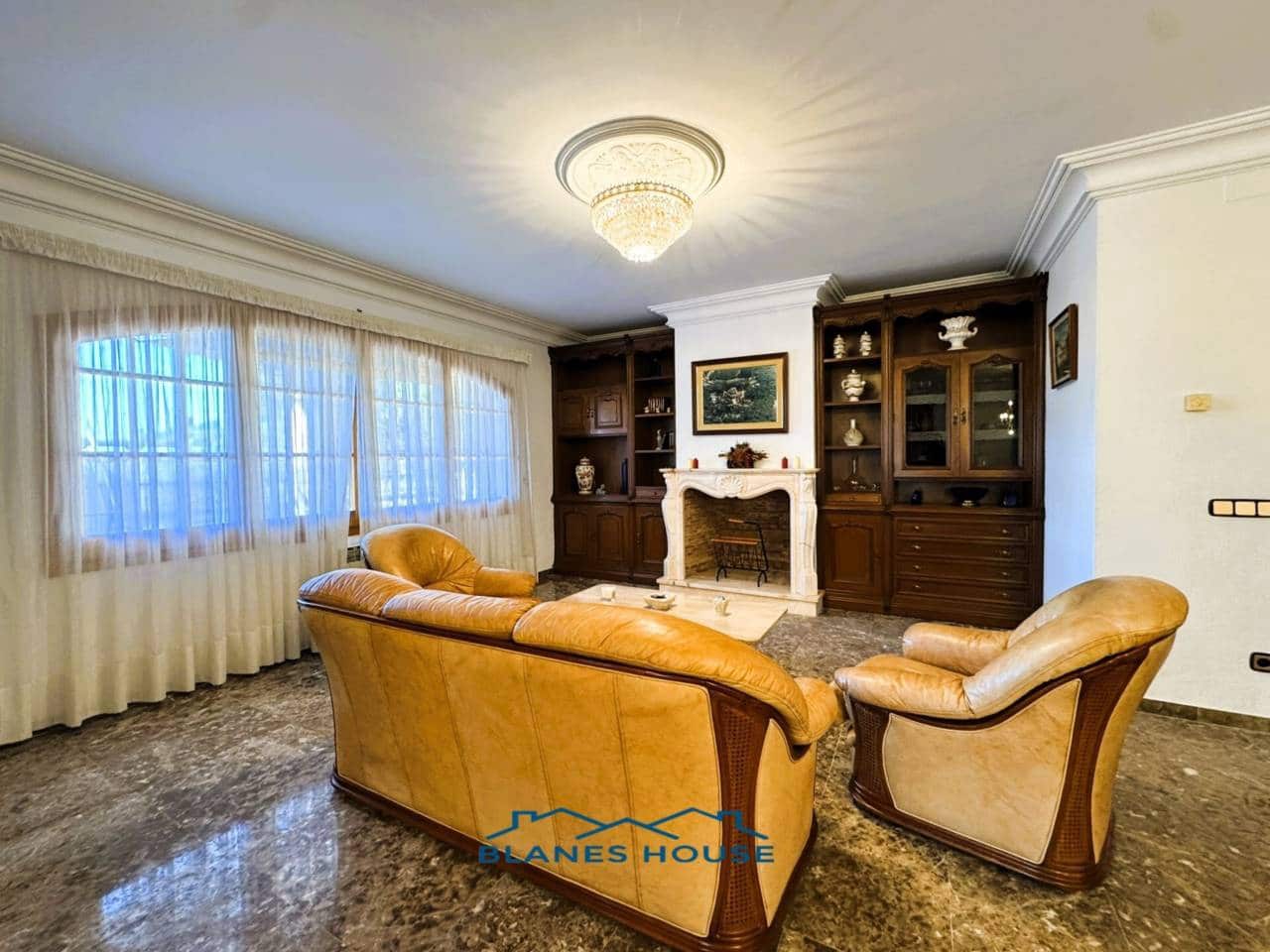 9 soveværelse Finca/Landehus til salg i Sant Feliu de Buixalleu med swimmingpool garage - € 1.250.000 (Ref: 8757232)