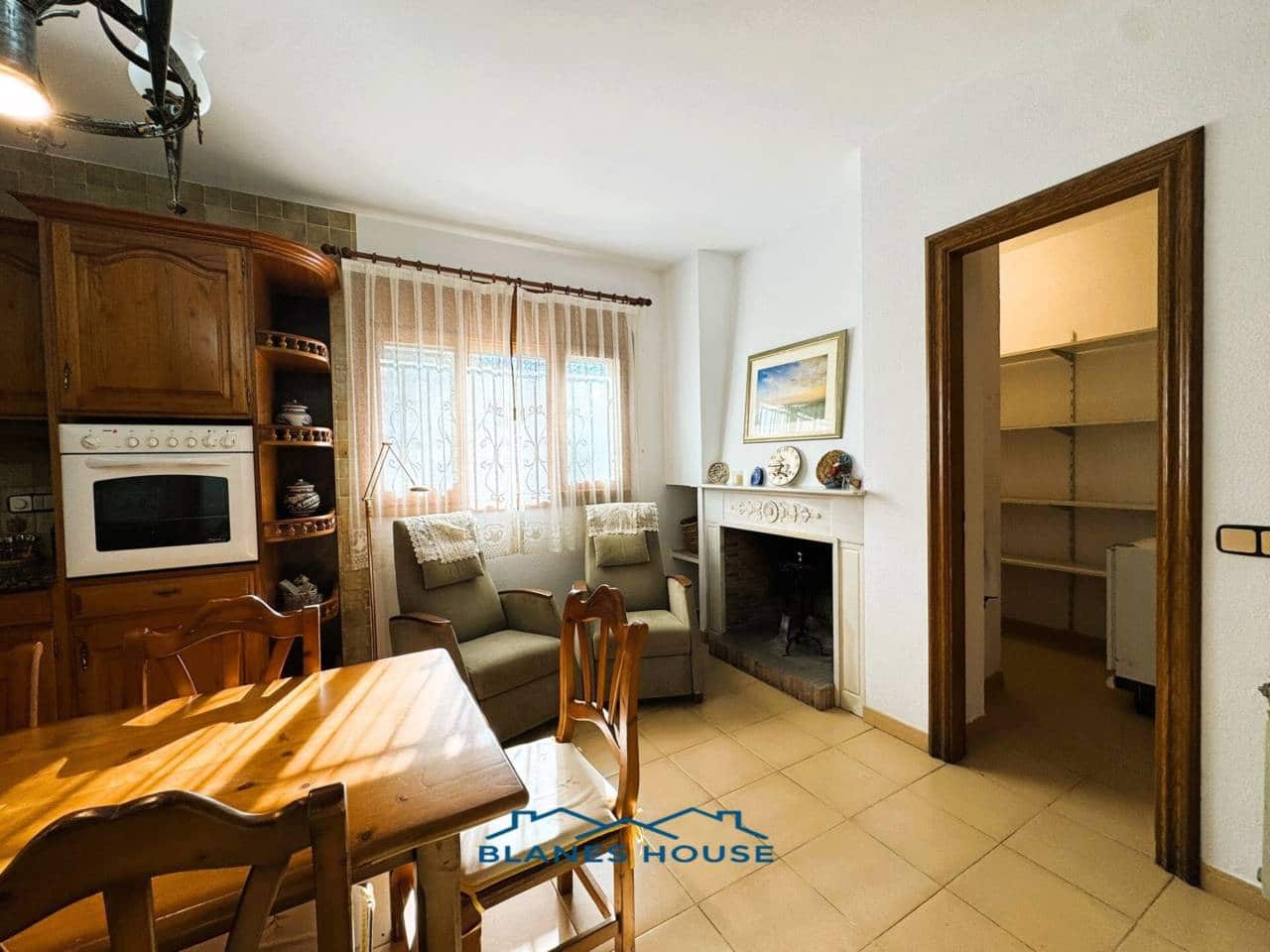 9 soveværelse Finca/Landehus til salg i Sant Feliu de Buixalleu med swimmingpool garage - € 1.250.000 (Ref: 8757232)