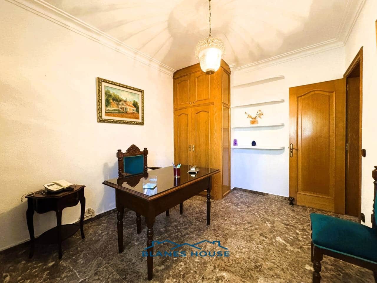 9 soveværelse Finca/Landehus til salg i Sant Feliu de Buixalleu med swimmingpool garage - € 1.250.000 (Ref: 8757232)