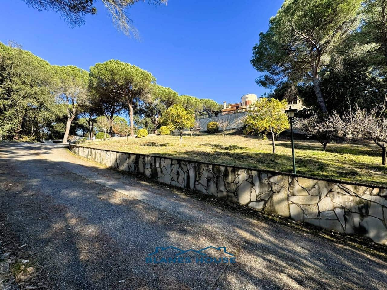 9 soveværelse Finca/Landehus til salg i Sant Feliu de Buixalleu med swimmingpool garage - € 1.250.000 (Ref: 8757232)