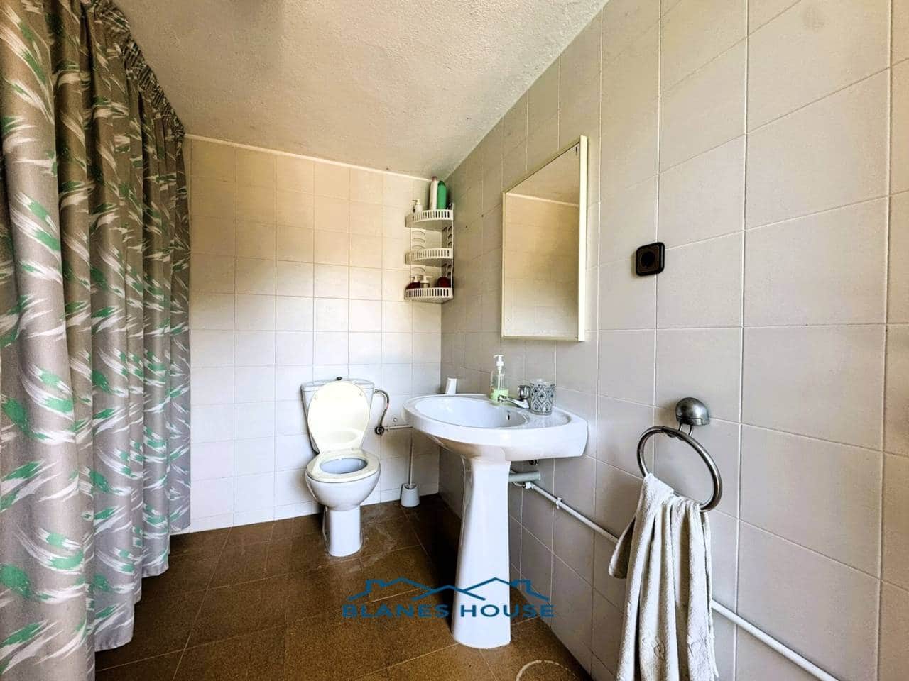 9 soveværelse Finca/Landehus til salg i Sant Feliu de Buixalleu med swimmingpool garage - € 1.250.000 (Ref: 8757232)