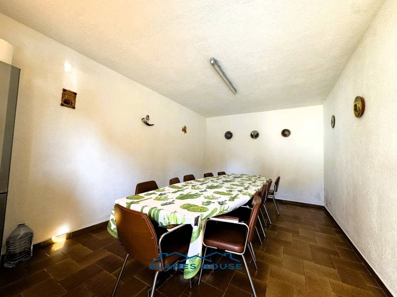 9 soveværelse Finca/Landehus til salg i Sant Feliu de Buixalleu med swimmingpool garage - € 1.250.000 (Ref: 8757232)