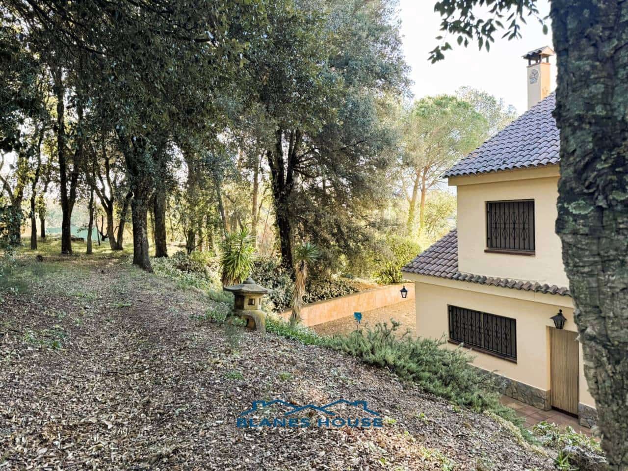 9 soveværelse Finca/Landehus til salg i Sant Feliu de Buixalleu med swimmingpool garage - € 1.250.000 (Ref: 8757232)