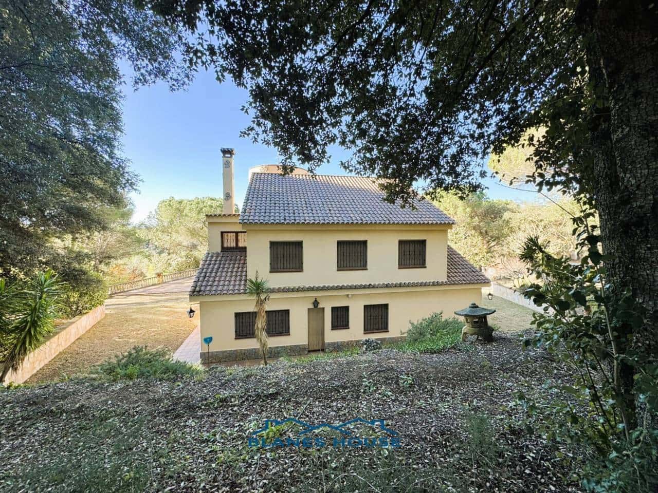 9 soveværelse Finca/Landehus til salg i Sant Feliu de Buixalleu med swimmingpool garage - € 1.250.000 (Ref: 8757232)