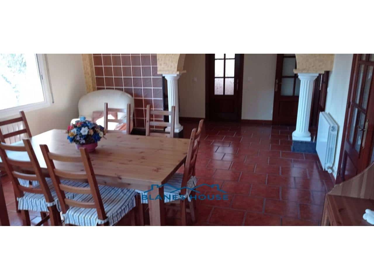 5 sypialnia Willa na sprzedaż w Lloret de Mar z basenem garażem - 410 000 € (Ref: 8826823)