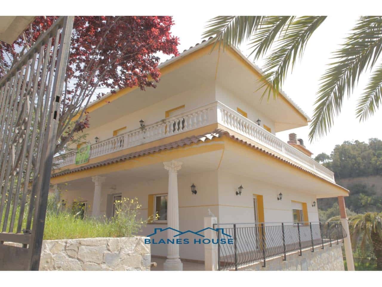 5 sypialnia Willa na sprzedaż w Lloret de Mar z basenem garażem - 410 000 € (Ref: 8826823)