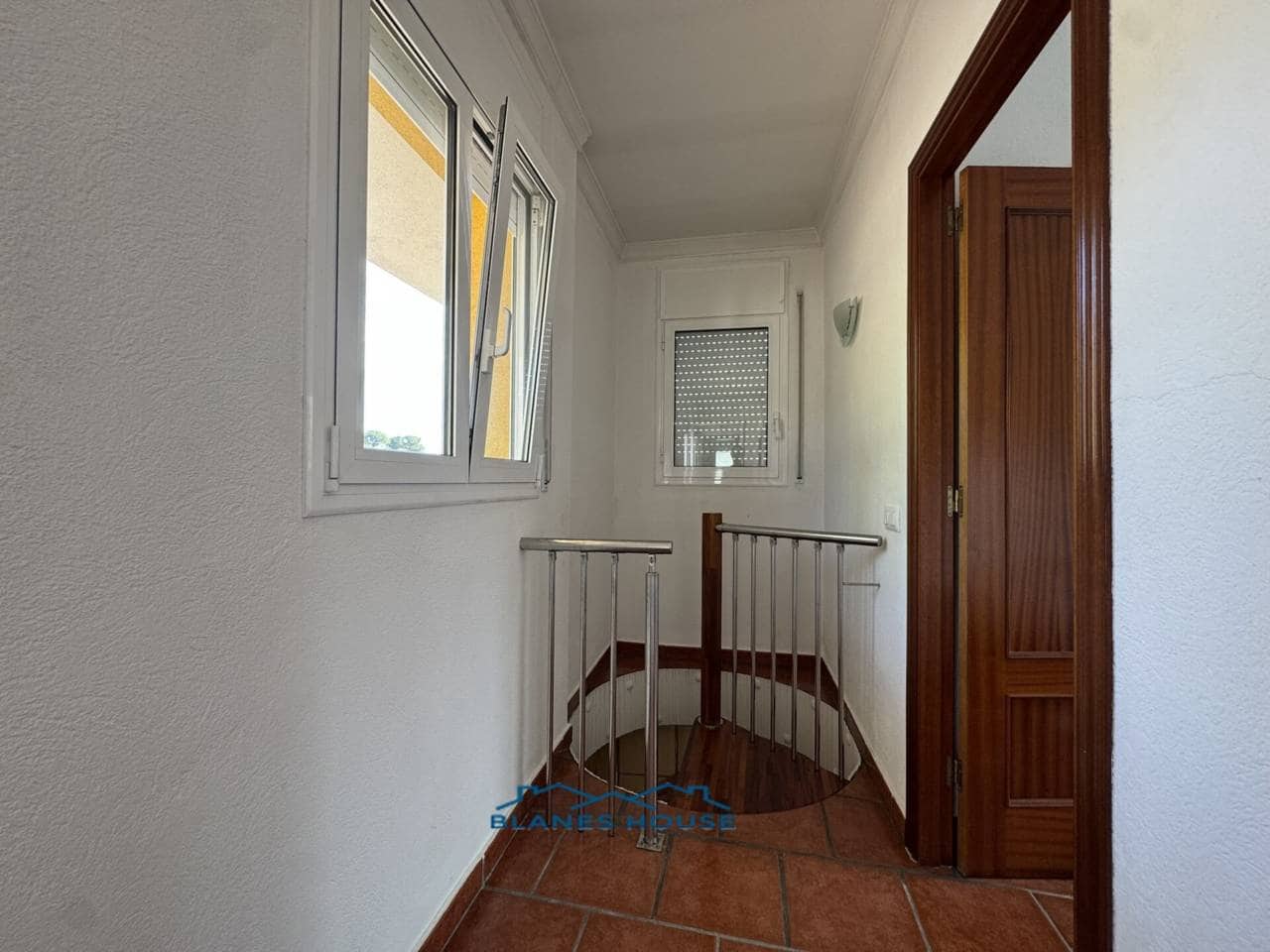 5 sypialnia Willa na sprzedaż w Lloret de Mar z basenem garażem - 410 000 € (Ref: 8826823)