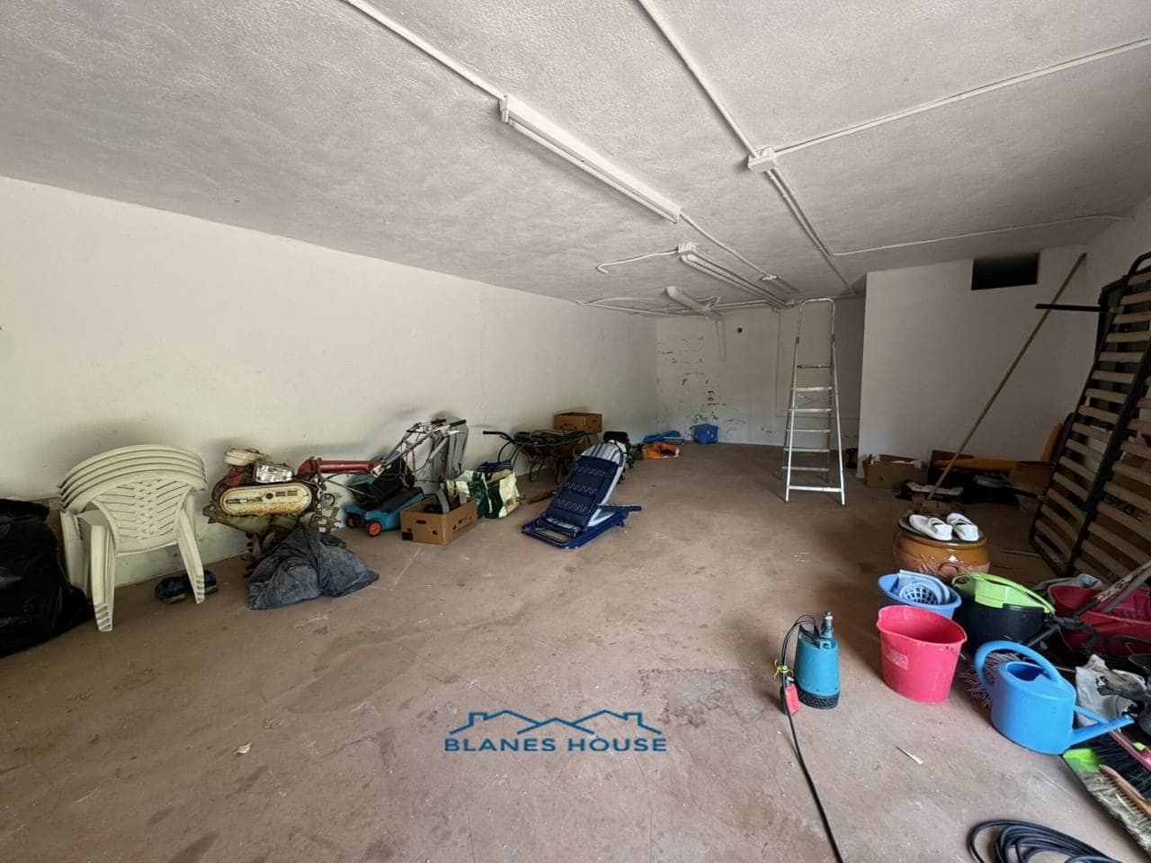 5 sypialnia Willa na sprzedaż w Lloret de Mar z basenem garażem - 410 000 € (Ref: 8826823)