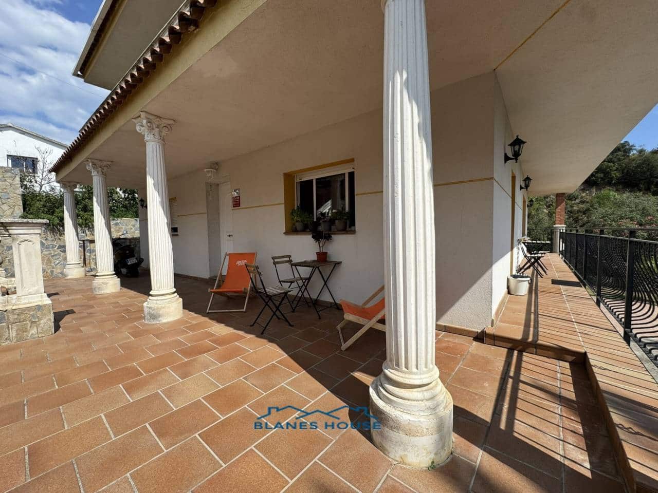 5 sypialnia Willa na sprzedaż w Lloret de Mar z basenem garażem - 410 000 € (Ref: 8826823)