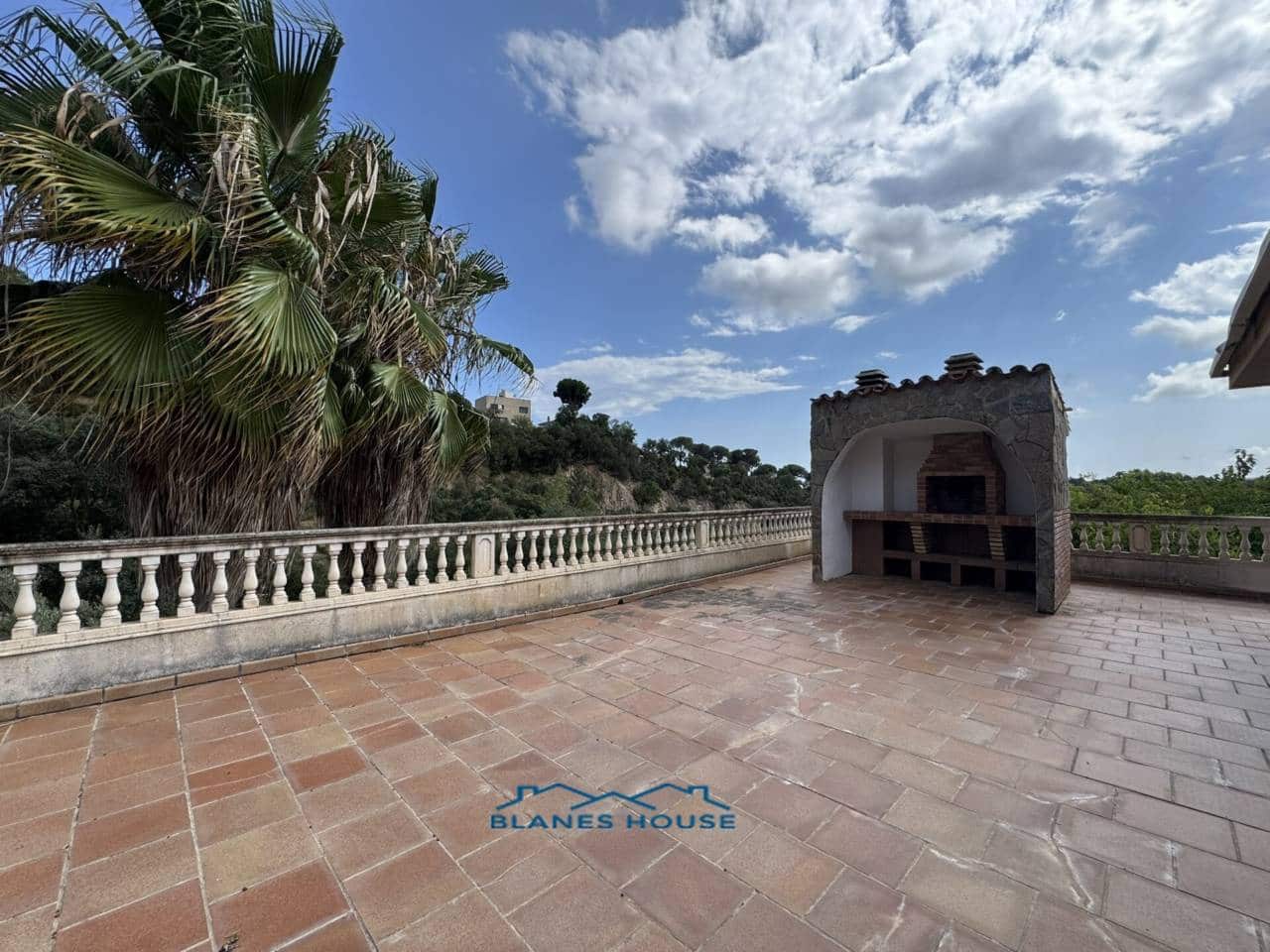 5 sypialnia Willa na sprzedaż w Lloret de Mar z basenem garażem - 410 000 € (Ref: 8826823)