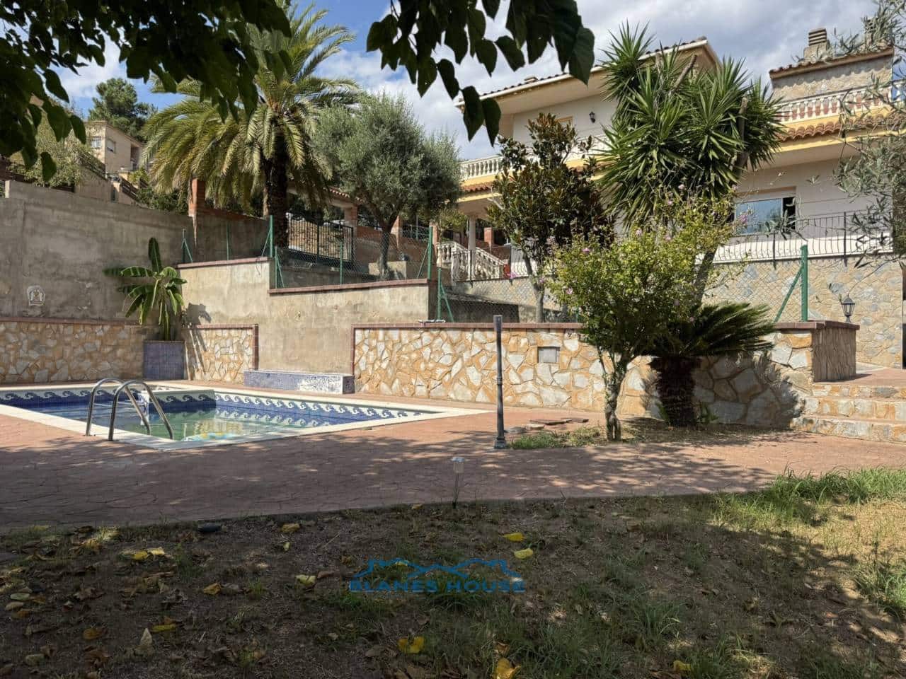 5 sypialnia Willa na sprzedaż w Lloret de Mar z basenem garażem - 410 000 € (Ref: 8826823)