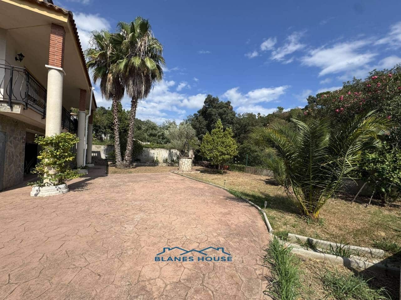 5 sypialnia Willa na sprzedaż w Lloret de Mar z basenem garażem - 410 000 € (Ref: 8826823)