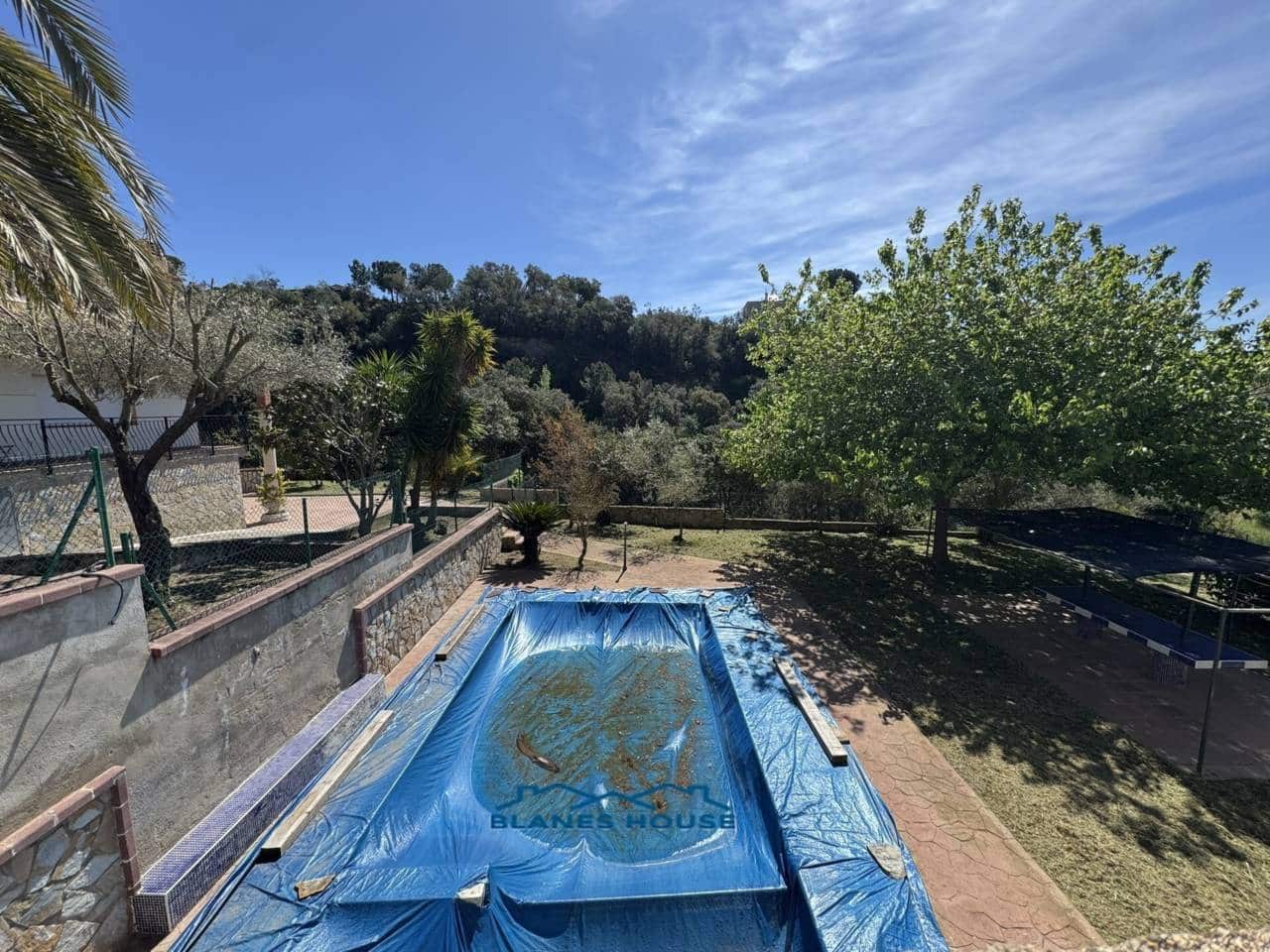 5 sypialnia Willa na sprzedaż w Lloret de Mar z basenem garażem - 410 000 € (Ref: 8826823)