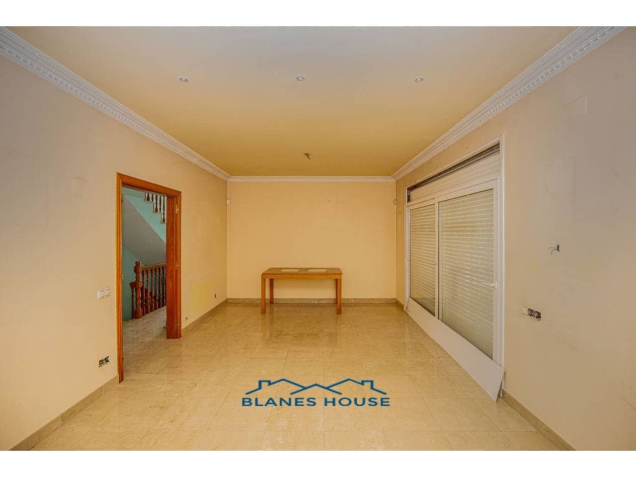 4 soverom Villa til salgs i Vidreres med garasje - € 235 000 (Ref: 8836069)