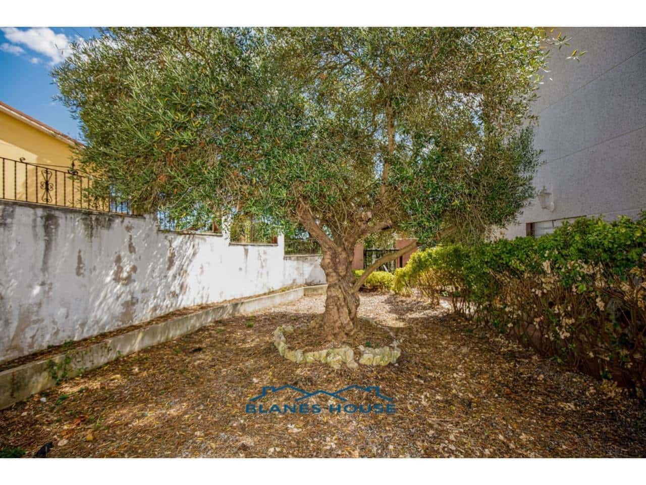 4 soverom Villa til salgs i Vidreres med garasje - € 235 000 (Ref: 8836069)