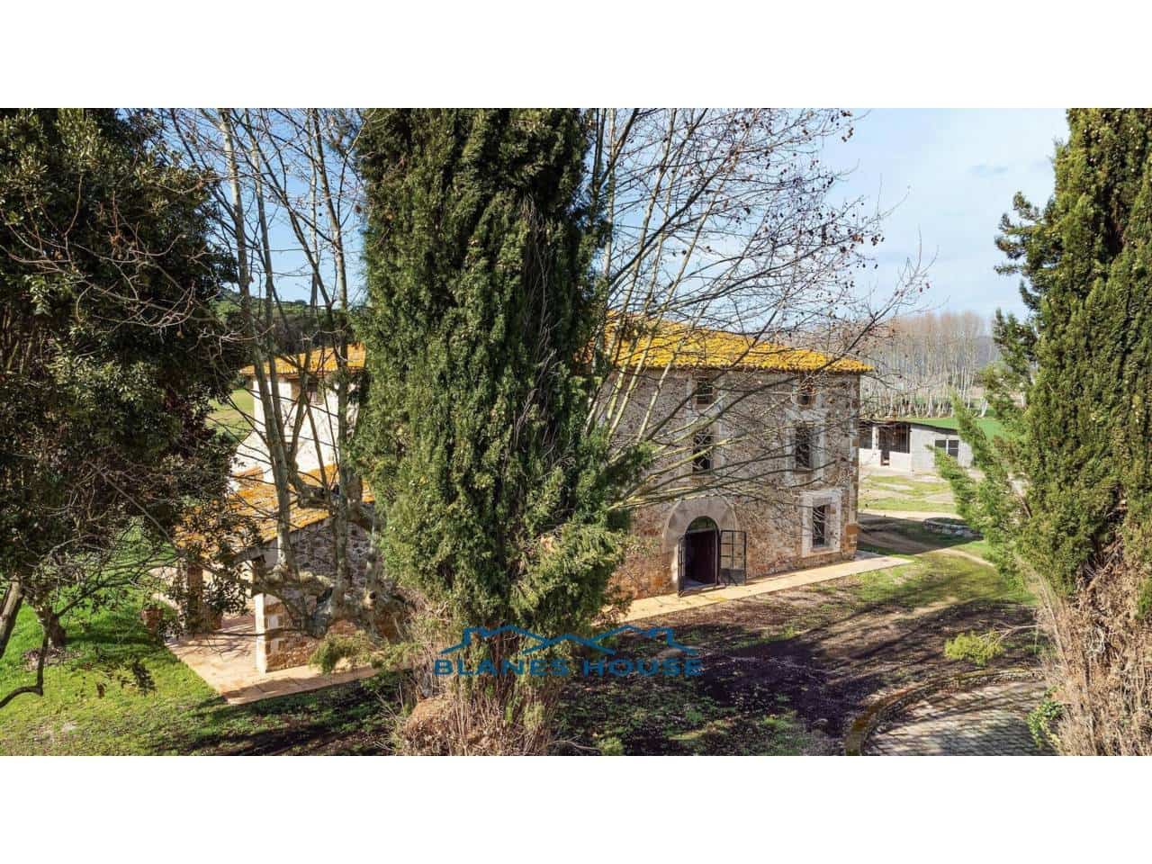 15 bedroom Finca/Country House for sale in Fogars de la Selva with garage - € 1,300,000 (Ref: 8848706)