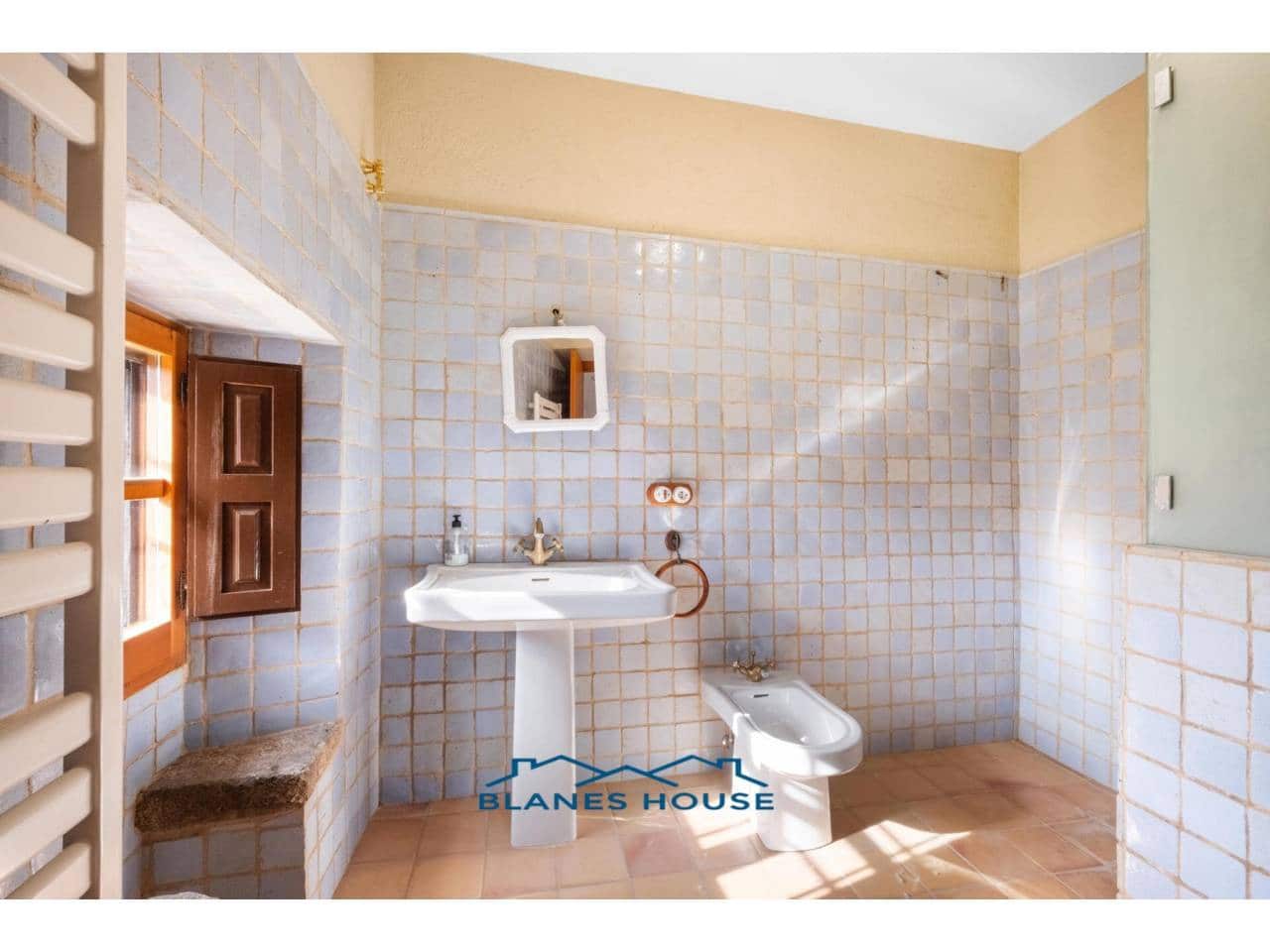 15 bedroom Finca/Country House for sale in Fogars de la Selva with garage - € 1,300,000 (Ref: 8848706)