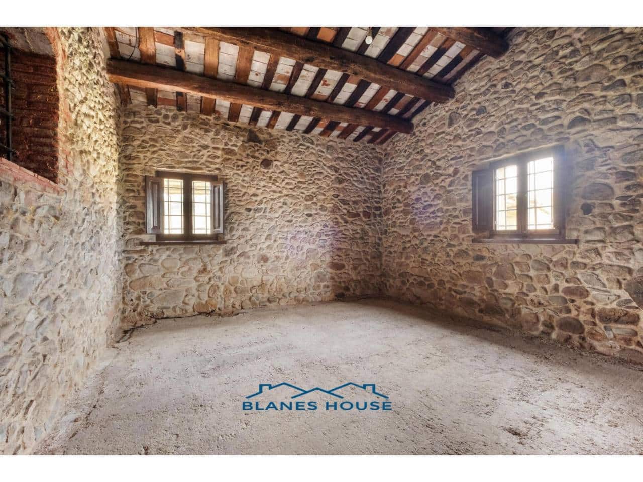 15 bedroom Finca/Country House for sale in Fogars de la Selva with garage - € 1,300,000 (Ref: 8848706)