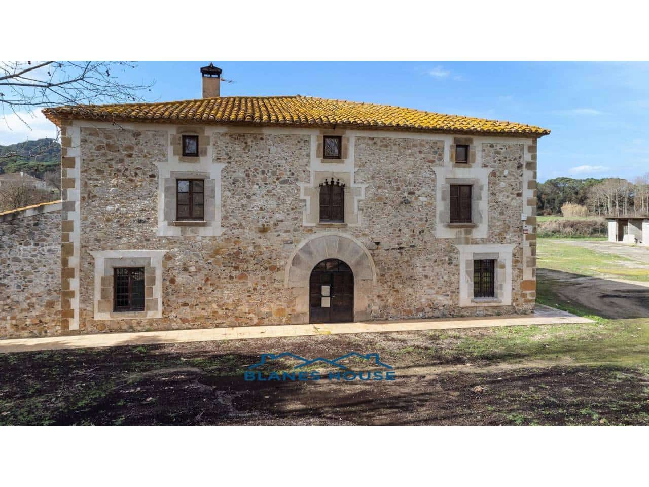 15 bedroom Finca/Country House for sale in Fogars de la Selva with garage - € 1,300,000 (Ref: 8848706)