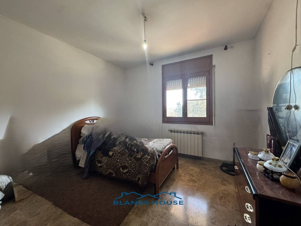 5 soveværelse Villa til salg i Sils med garage - € 280.000 (Ref: 8925954)