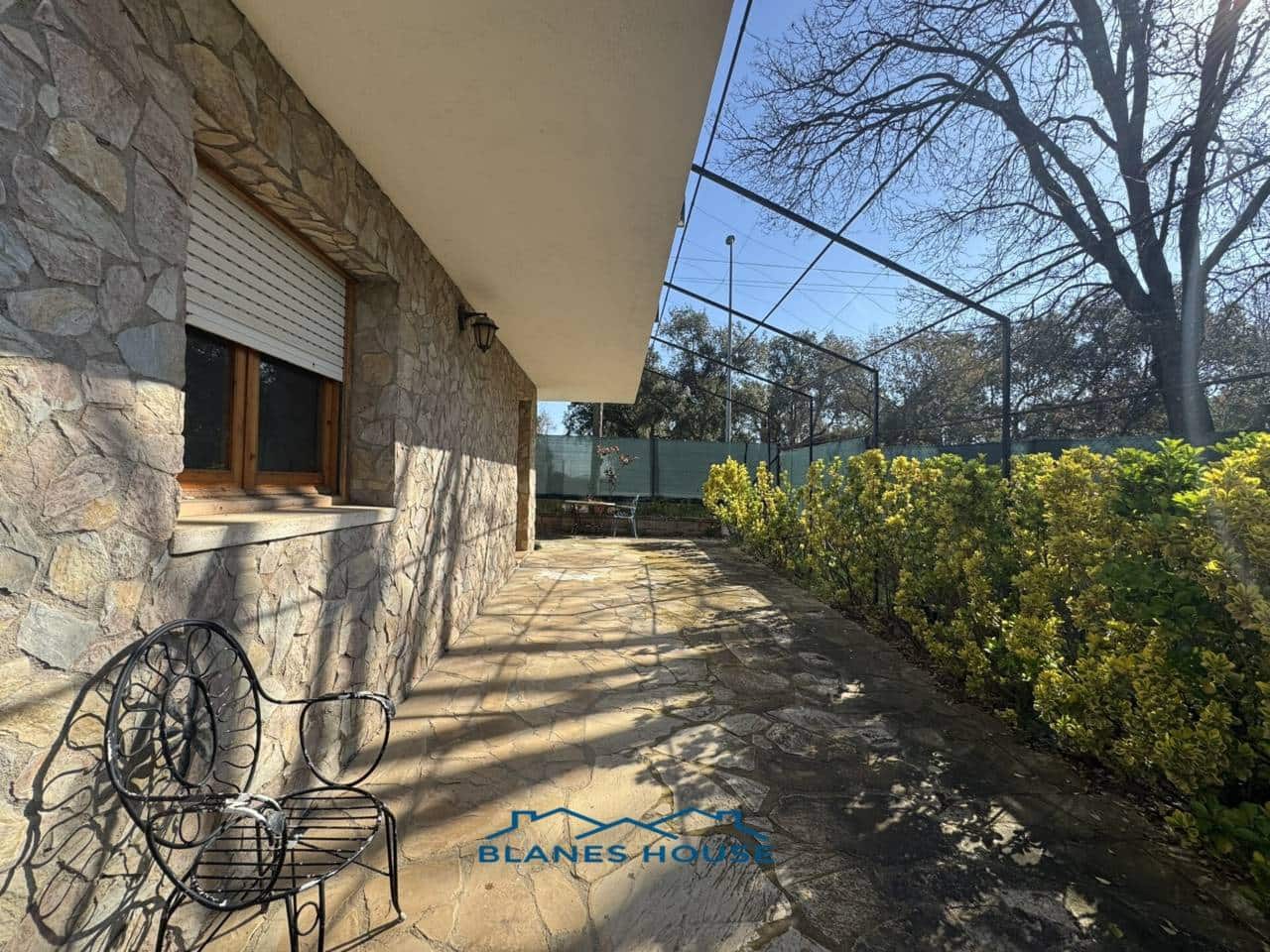 5 soveværelse Villa til salg i Sils med garage - € 280.000 (Ref: 8925954)