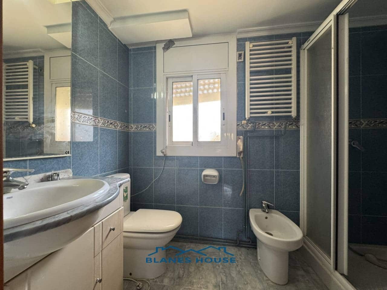 5 soveværelse Villa til salg i Sils med garage - € 280.000 (Ref: 8925954)