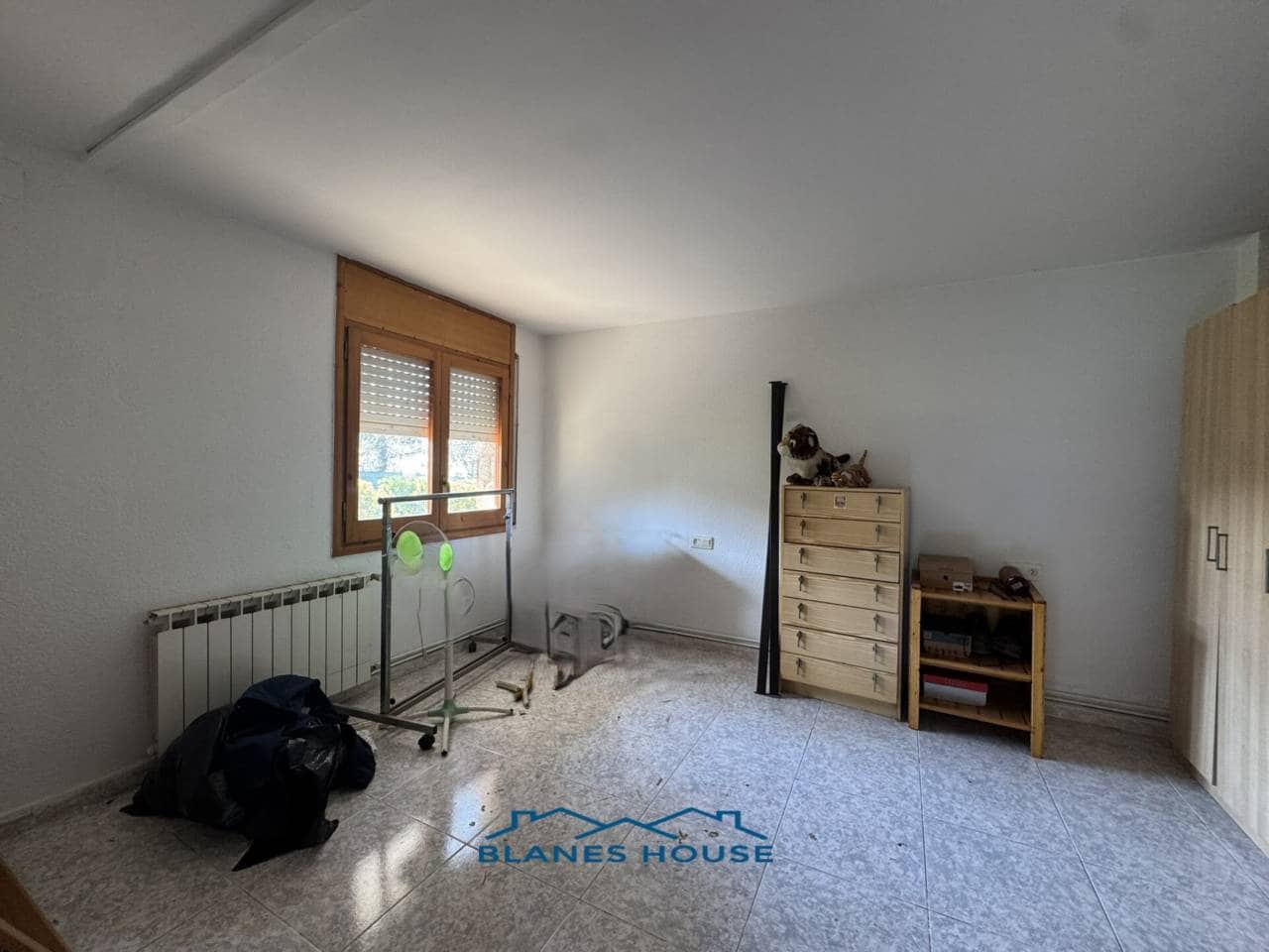 5 soveværelse Villa til salg i Sils med garage - € 280.000 (Ref: 8925954)