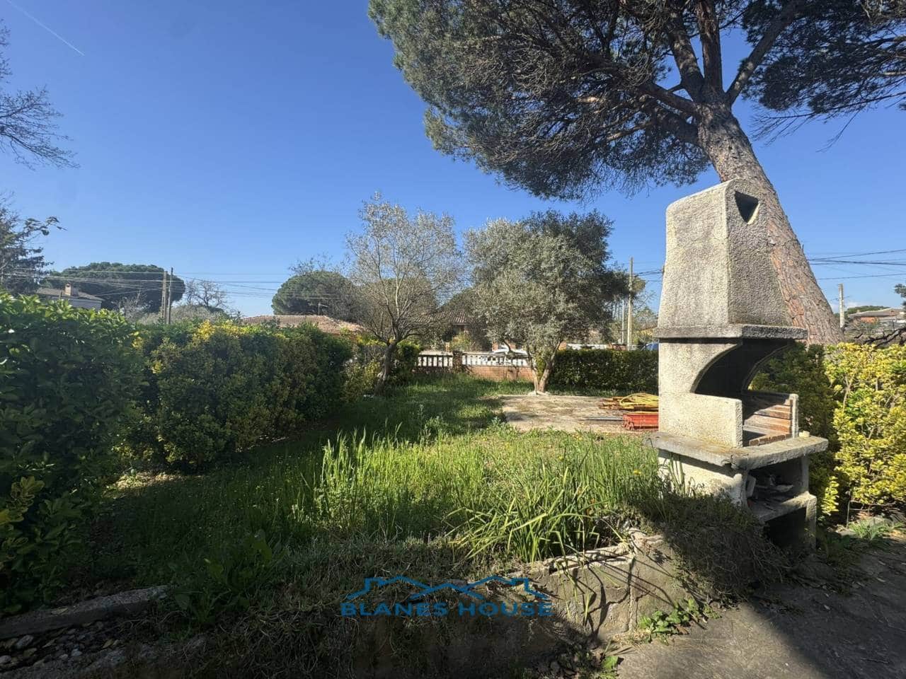 5 soveværelse Villa til salg i Sils med garage - € 280.000 (Ref: 8925954)