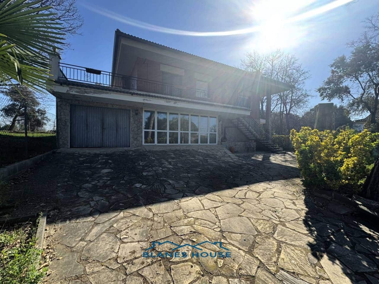 5 soveværelse Villa til salg i Sils med garage - € 280.000 (Ref: 8925954)