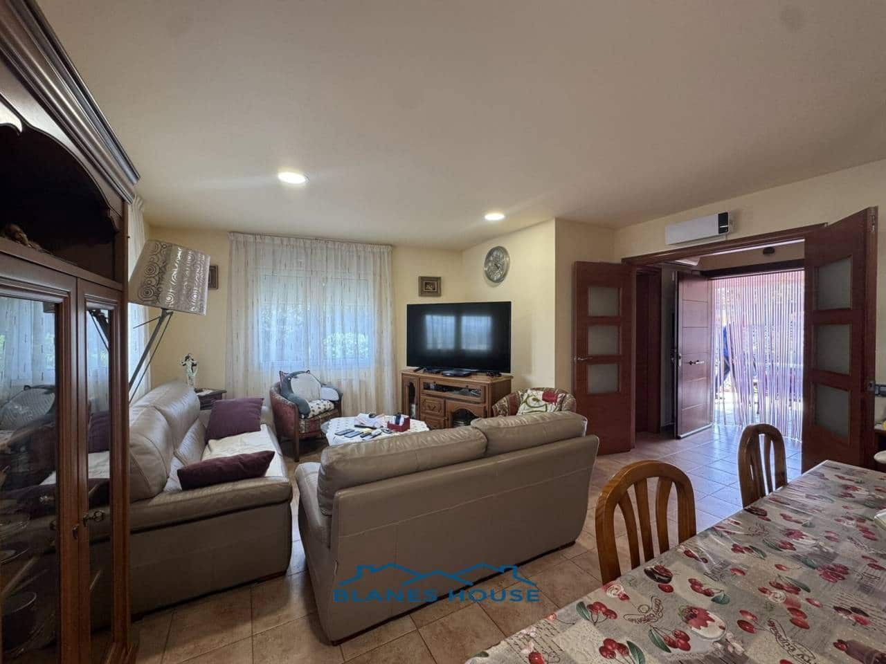 3 soveværelse Villa til salg i Macanet de la Selva med swimmingpool garage - € 320.000 (Ref: 8934707)