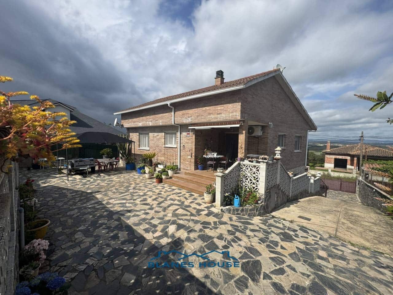 3 soveværelse Villa til salg i Macanet de la Selva med swimmingpool garage - € 320.000 (Ref: 8934707)