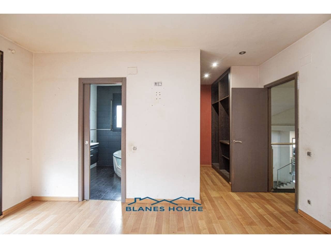 3 soveværelse Villa til salg i Caldes de Malavella med swimmingpool garage - € 320.000 (Ref: 8945872)