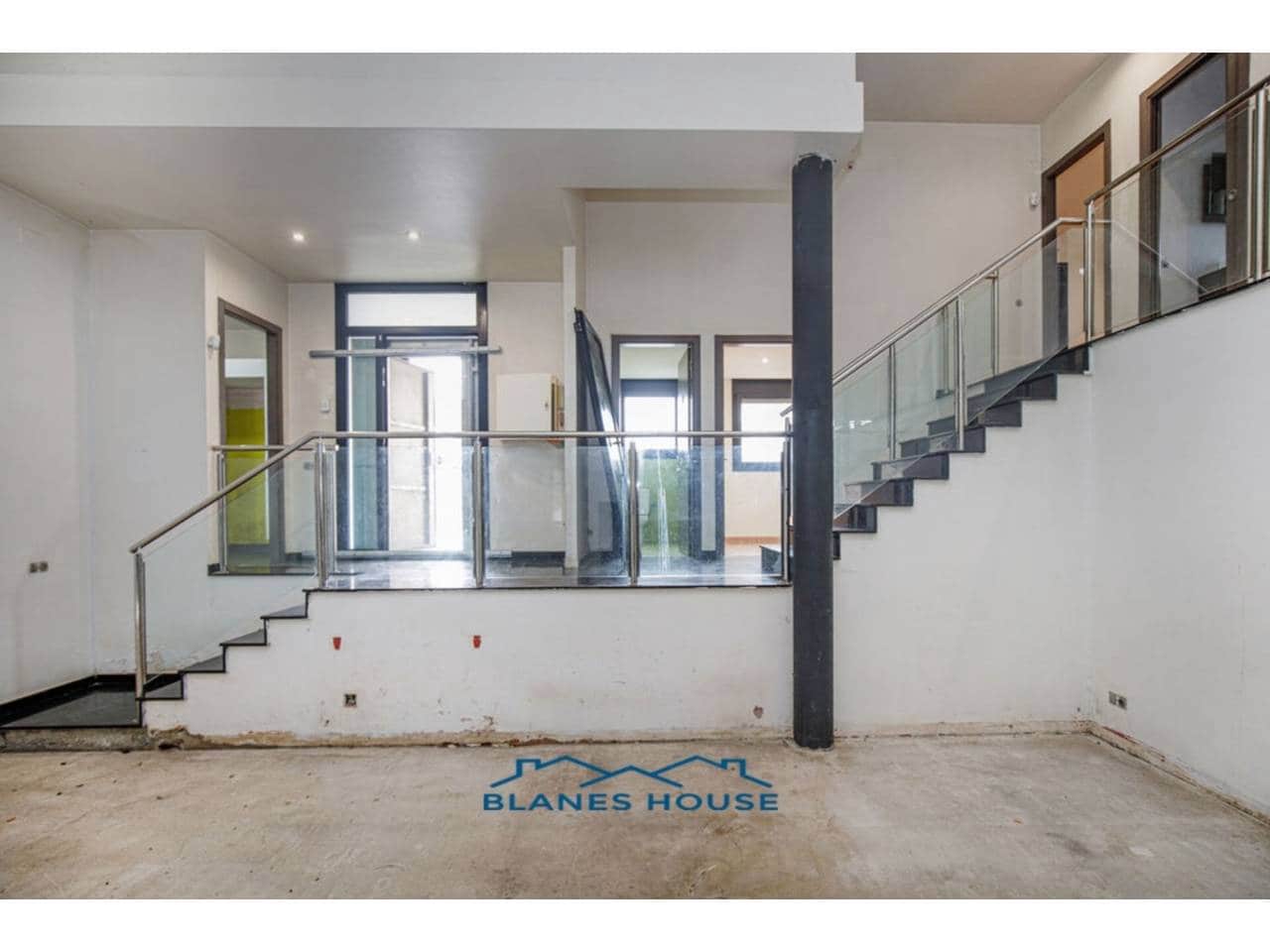 3 soveværelse Villa til salg i Caldes de Malavella med swimmingpool garage - € 320.000 (Ref: 8945872)