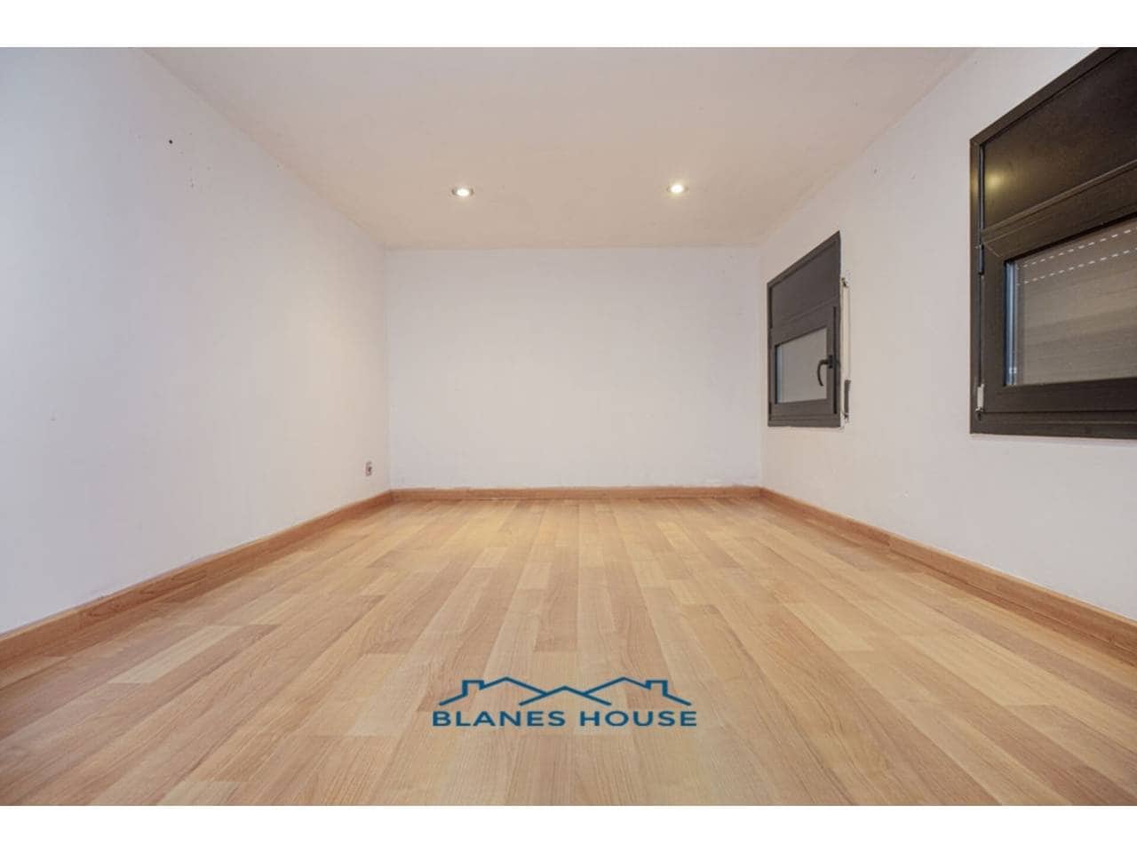 3 soveværelse Villa til salg i Caldes de Malavella med swimmingpool garage - € 320.000 (Ref: 8945872)