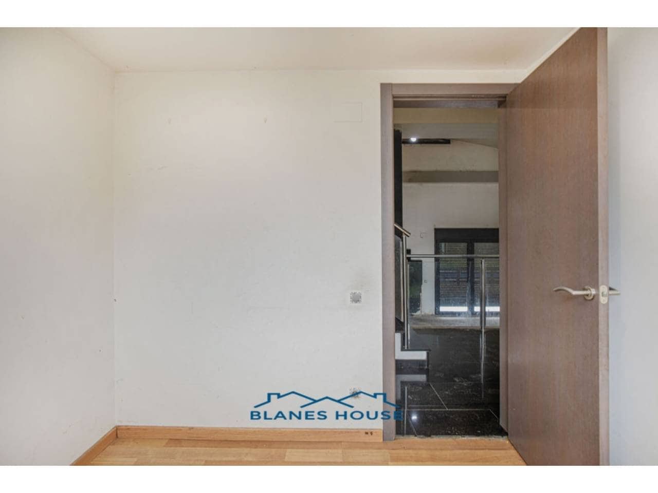 3 soveværelse Villa til salg i Caldes de Malavella med swimmingpool garage - € 320.000 (Ref: 8945872)