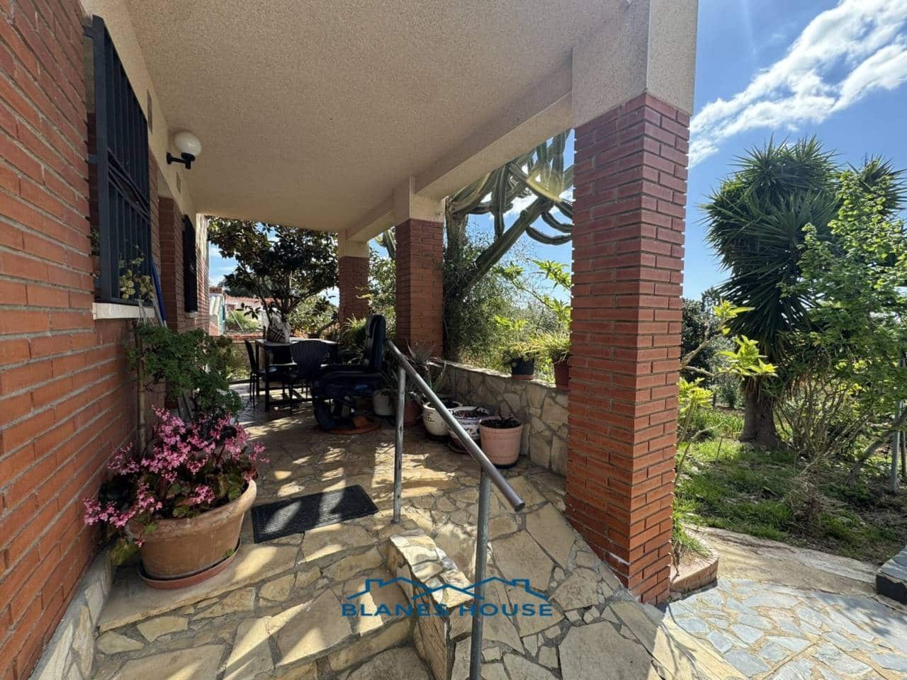 4 Zimmer Villa zu verkaufen in Riudarenes mit Garage - 230.000 € (Ref: 8949987)