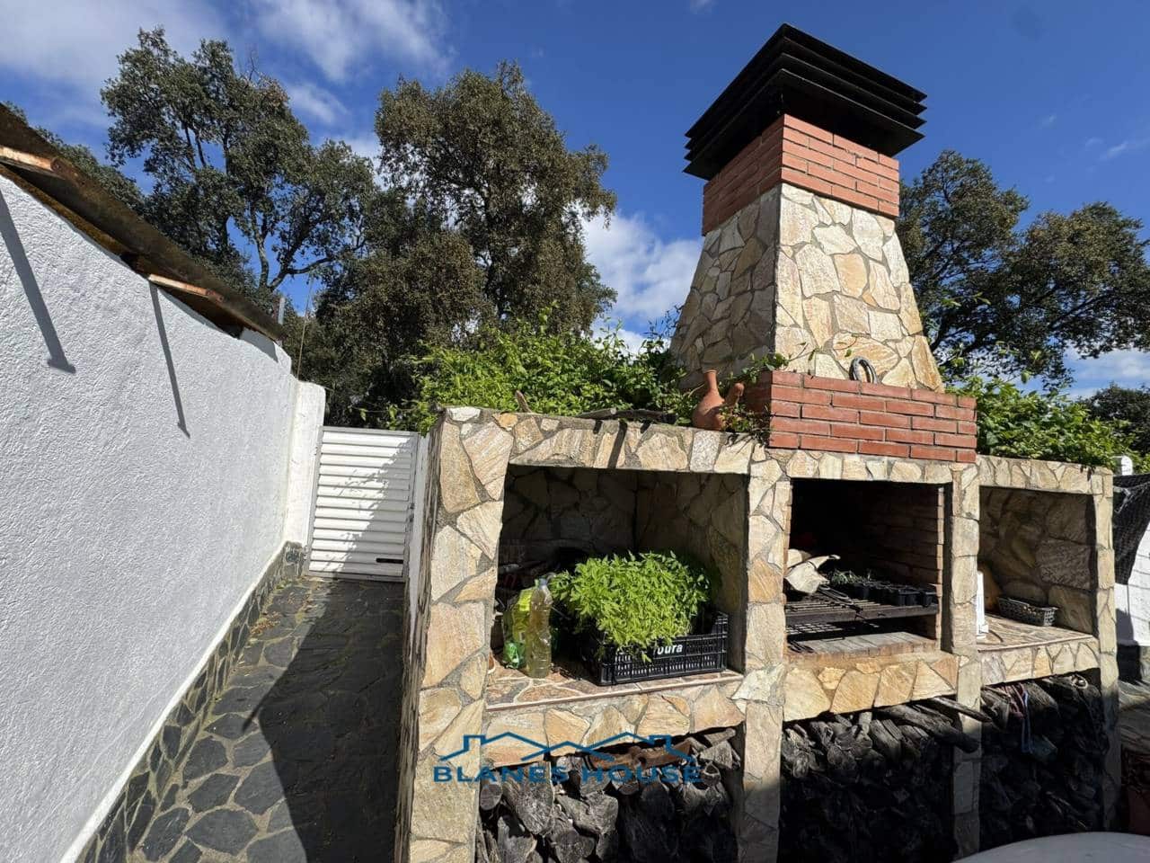 4 Zimmer Villa zu verkaufen in Riudarenes mit Garage - 230.000 € (Ref: 8949987)