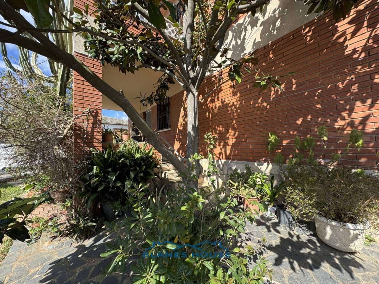 4 Zimmer Villa zu verkaufen in Riudarenes mit Garage - 230.000 € (Ref: 8949987)