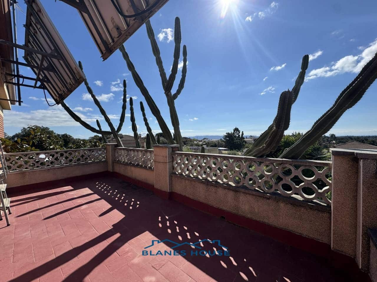 4 Zimmer Villa zu verkaufen in Riudarenes mit Garage - 230.000 € (Ref: 8949987)