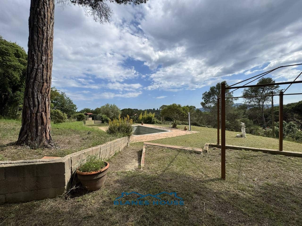 4 soveværelse Finca/Landehus til salg i Tordera med swimmingpool garage - € 475.000 (Ref: 9004936)