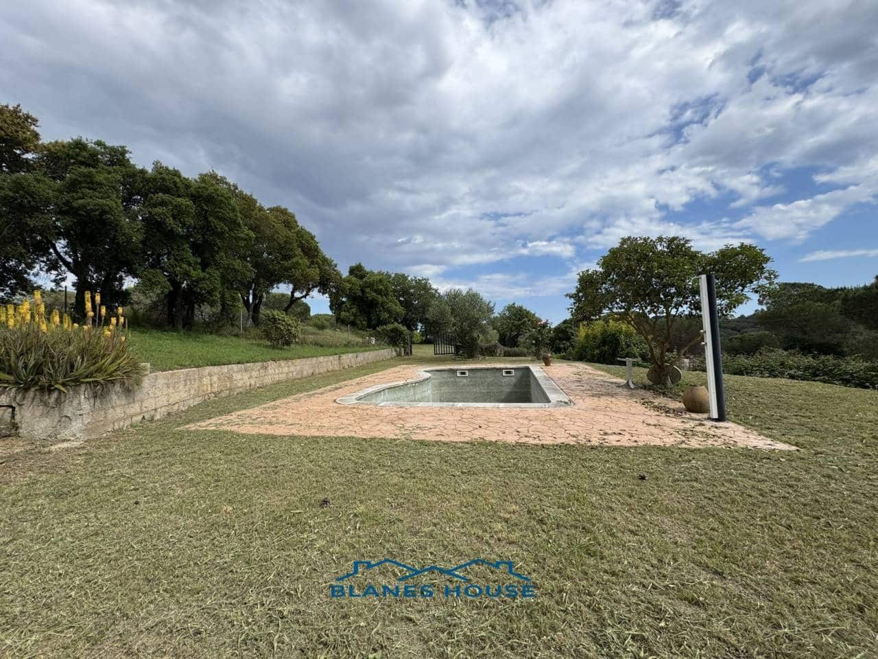 4 soveværelse Finca/Landehus til salg i Tordera med swimmingpool garage - € 475.000 (Ref: 9004936)