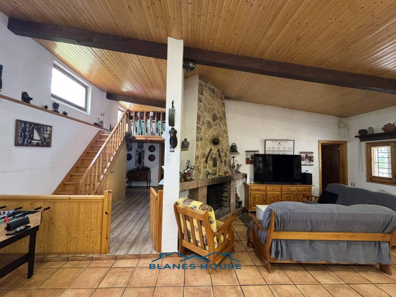 4 soveværelse Finca/Landehus til salg i Tordera med swimmingpool garage - € 475.000 (Ref: 9004936)