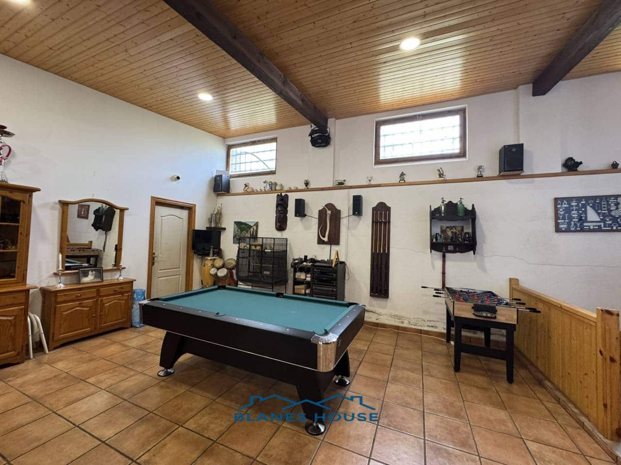 4 soveværelse Finca/Landehus til salg i Tordera med swimmingpool garage - € 475.000 (Ref: 9004936)