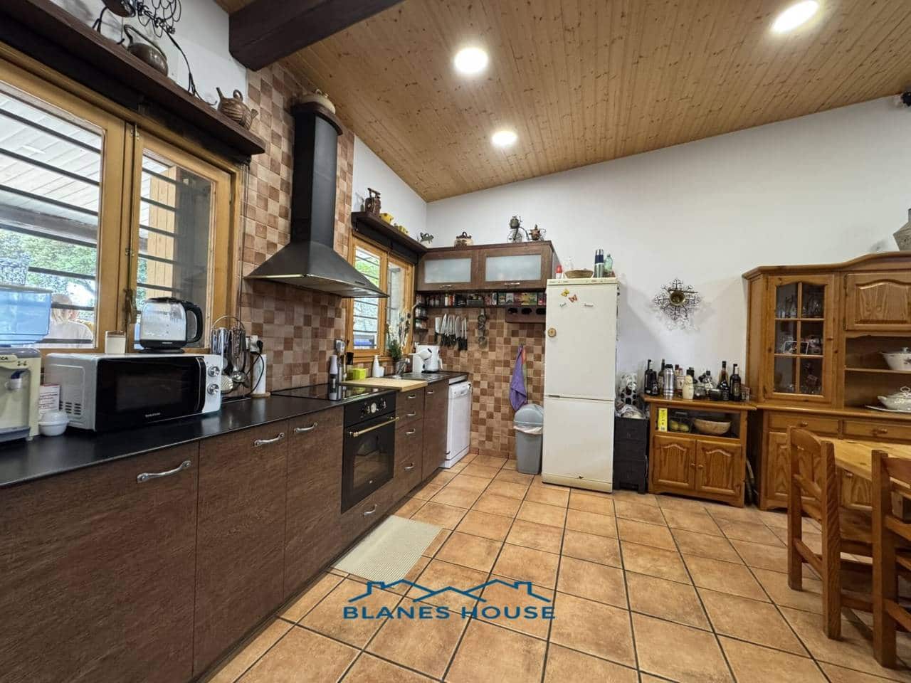 4 soveværelse Finca/Landehus til salg i Tordera med swimmingpool garage - € 475.000 (Ref: 9004936)