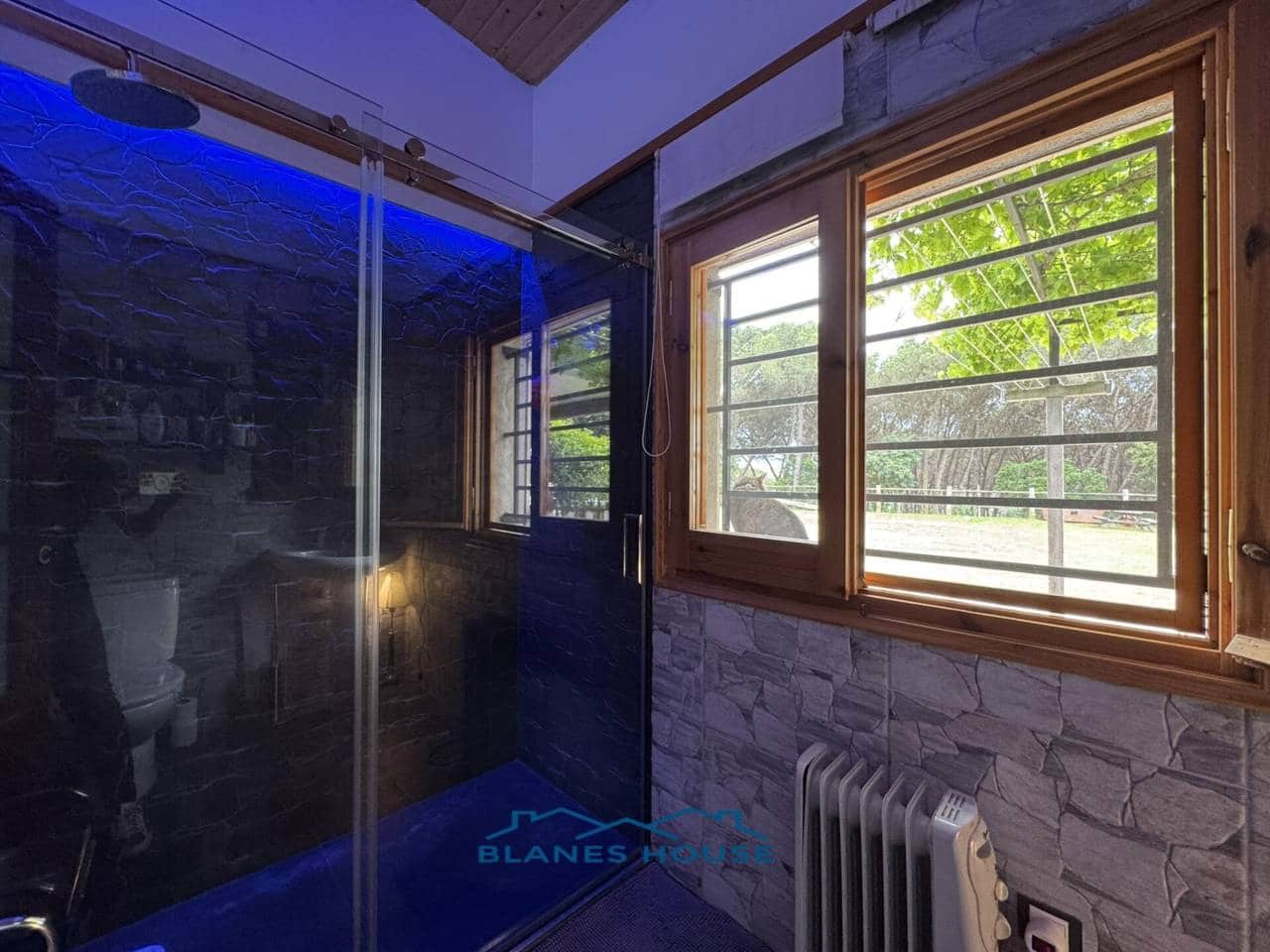 4 soveværelse Finca/Landehus til salg i Tordera med swimmingpool garage - € 475.000 (Ref: 9004936)