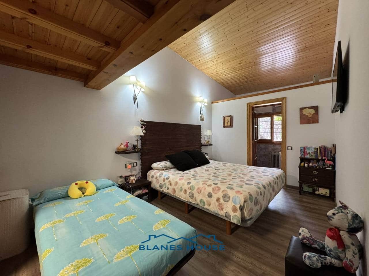 4 soveværelse Finca/Landehus til salg i Tordera med swimmingpool garage - € 475.000 (Ref: 9004936)